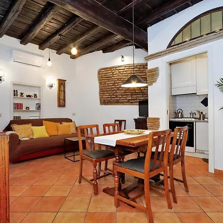 Luxury Trastevere Апартаменты *